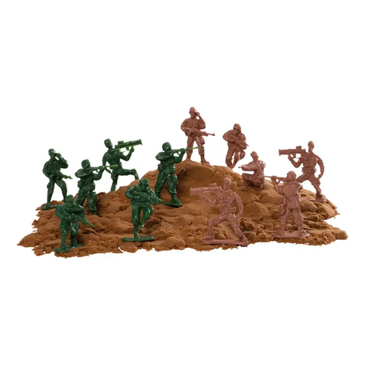 Toysmith Battle Ready! 40 Piece Combat Soldiers With Play Dirt